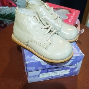 Ostrich print walking shoes